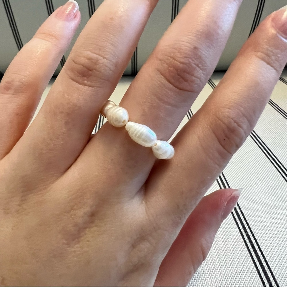 Freshwater Pearl Elastic Ring - Picture 2 of 4
